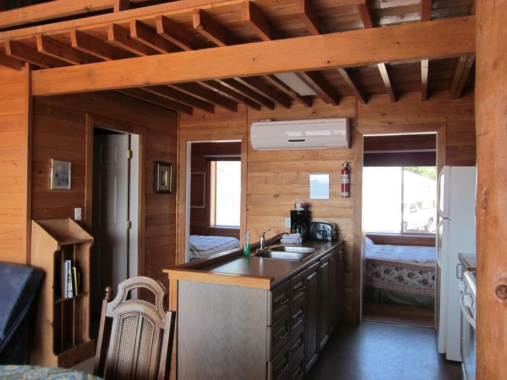 Oceanside Resort Powell River Habitación foto